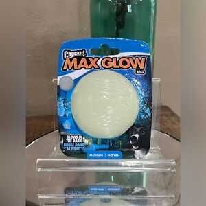Chuckit! Max Glow Ball, Glow-in-the-Dark Medium size ball, new!